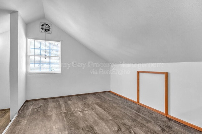 Building Photo - 84 Vía Del Pinar