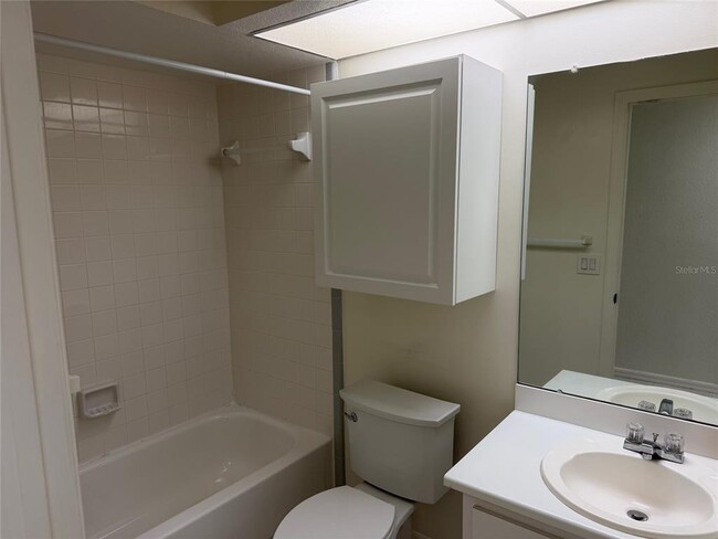 Building Photo - 1203 Saxony Cir