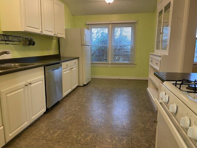 Building Photo - Historic John Rickard House