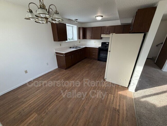 Building Photo - 1063 5th Ave NW