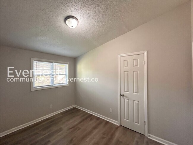 Building Photo - 1449 Ticonderoga Dr