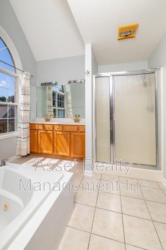 Building Photo - 1217 Dreamview Ln