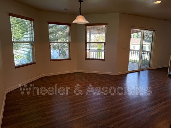 Building Photo - 1584 W Galbraith Ln