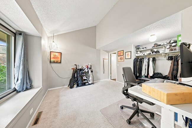 Building Photo - 2133 Tamarin Trail