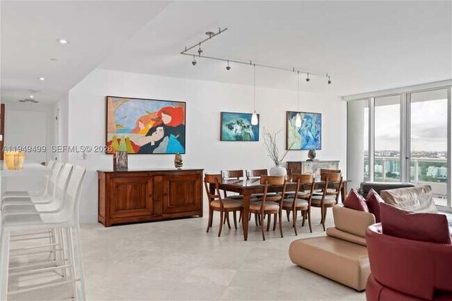 Building Photo - 1643 Brickell Ave