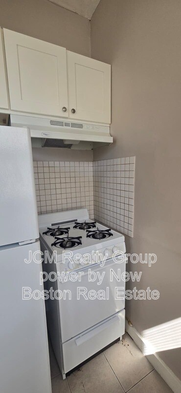 Building Photo - 116-124A Central Ave