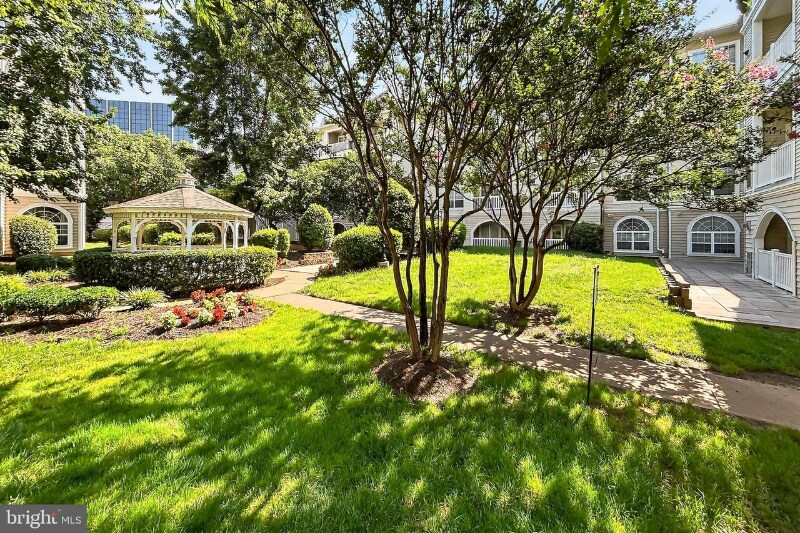 Building Photo - 4551 Strutfield Ln