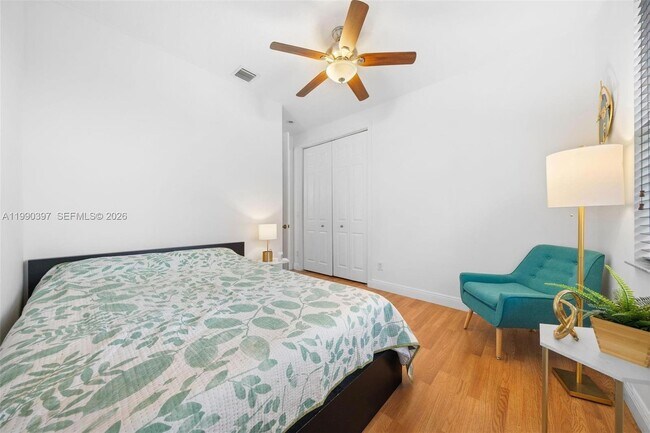 Building Photo - 2707 SW 135th Ave