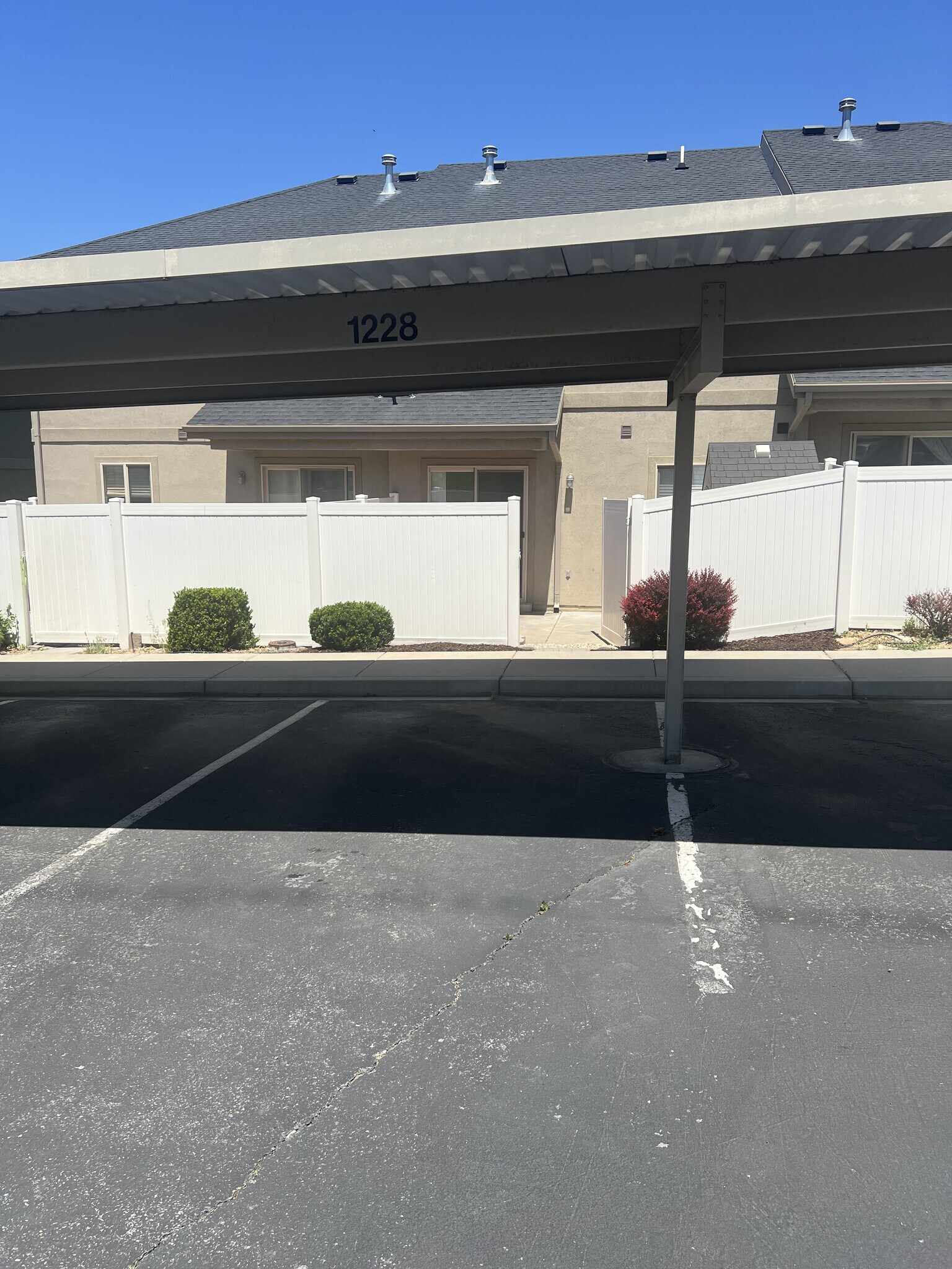 Building Photo - 1228 E 800 N