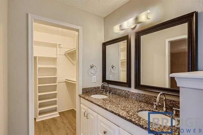 Building Photo - 306 Trailridge Dr
