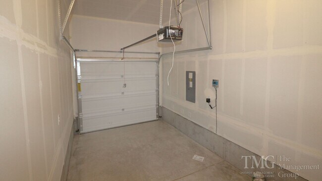 Building Photo - 3BD Home in Ridgefield in a Great Location!  Don't Miss Out!