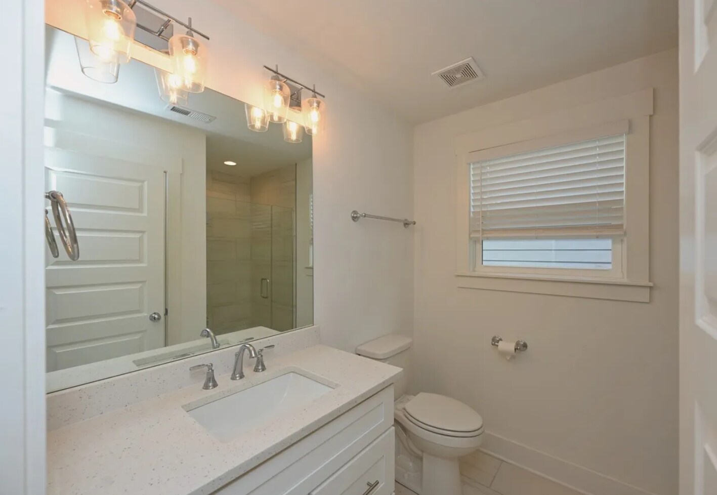 Building Photo - 422 Creative Way