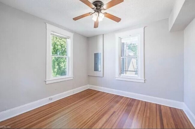 Building Photo - 214 Lucile Ave