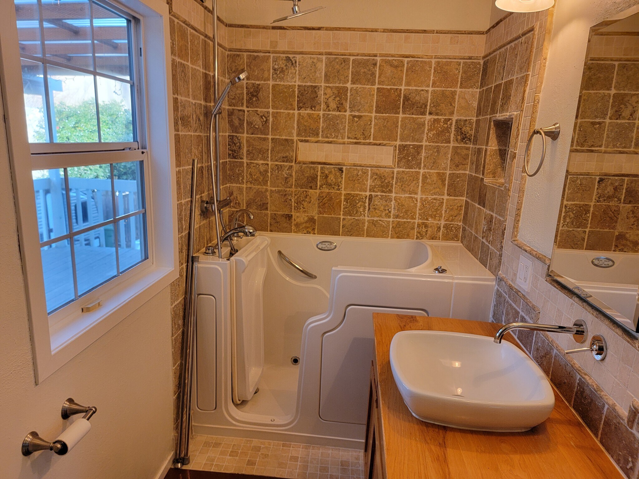 Building Photo - 8385 SW Avery St