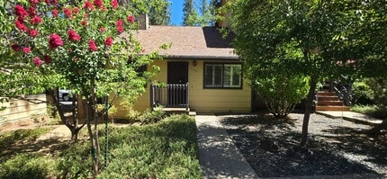 Building Photo - two-bedroom, two-bath condo in Nevada City