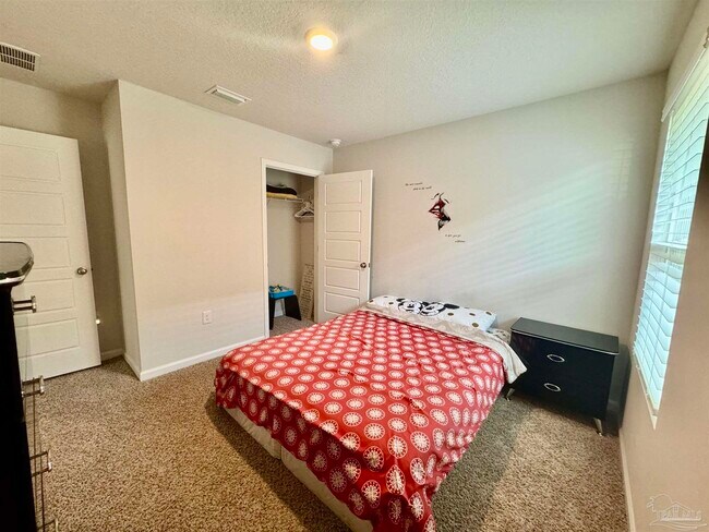 Building Photo - 914 Lovebird Ct