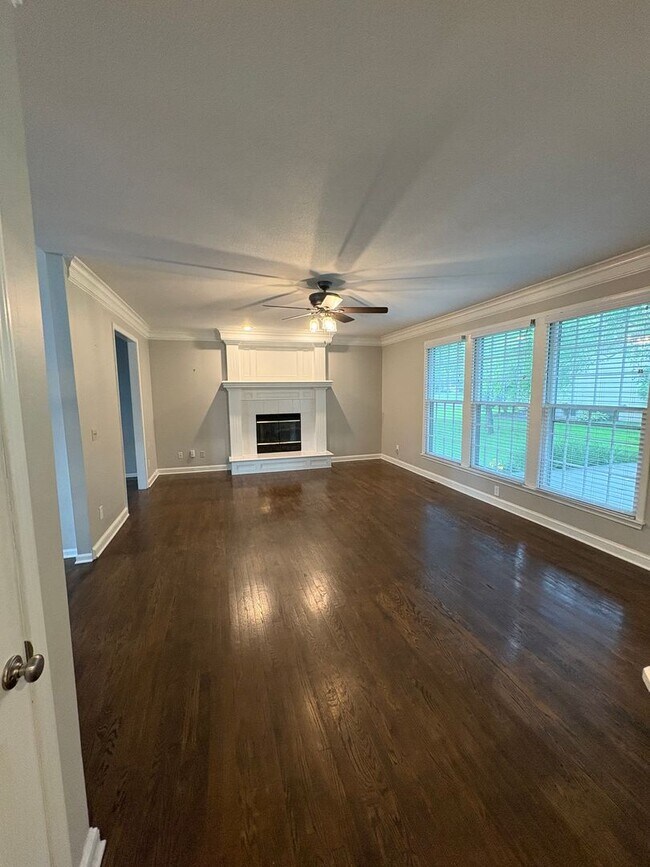 Building Photo - 4 bed/4.5 bath Overland Park Home w/seasonal Pool/Park/Trail in Blue Valley!!