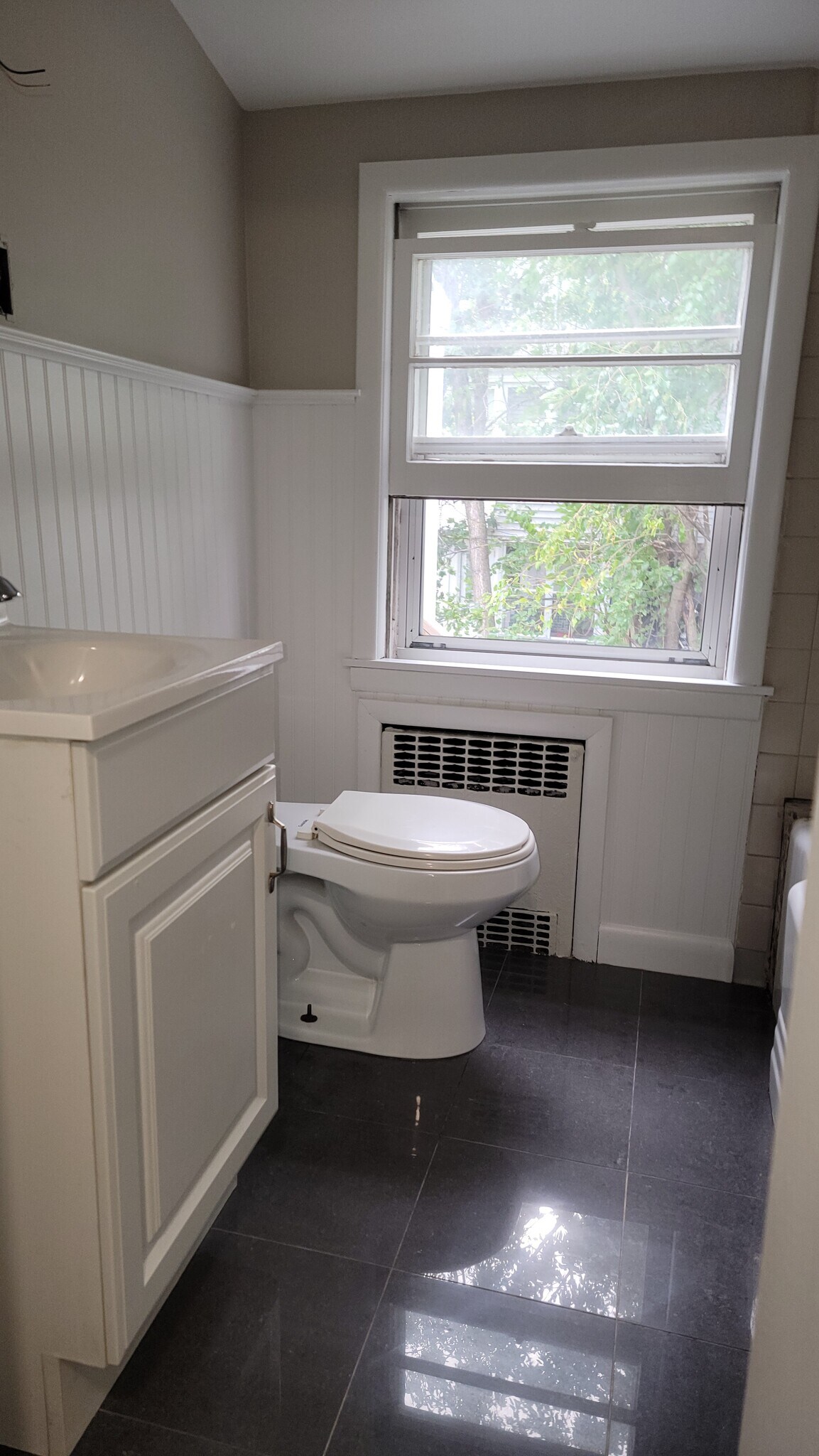Bathroom - 30 Leuvine St