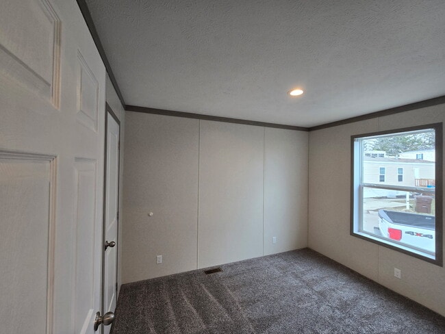 Building Photo - 3541 Wayside Terrace