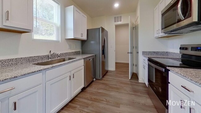 Building Photo - 813 Smokey Ridge Rd