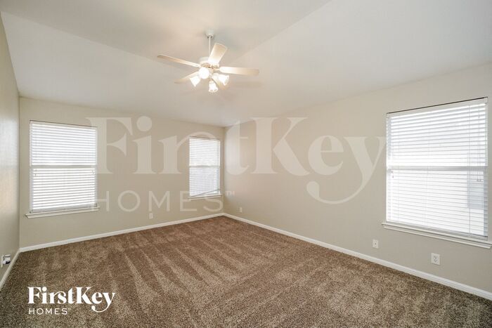 Building Photo - 4000 Whisper Ridge