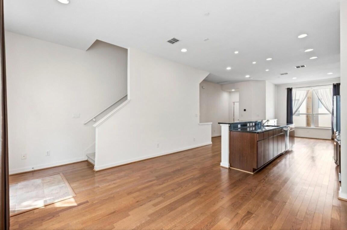 Building Photo - 3800 Holland Ave