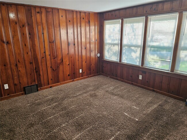 Building Photo - 1636 Quendo Ave