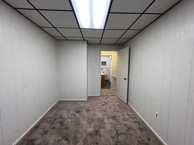 Building Photo - 304 Marie St