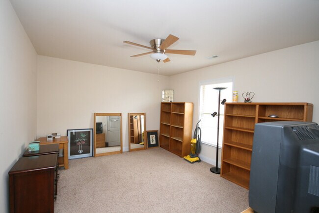 Building Photo - 235 Crab Orchard Dr