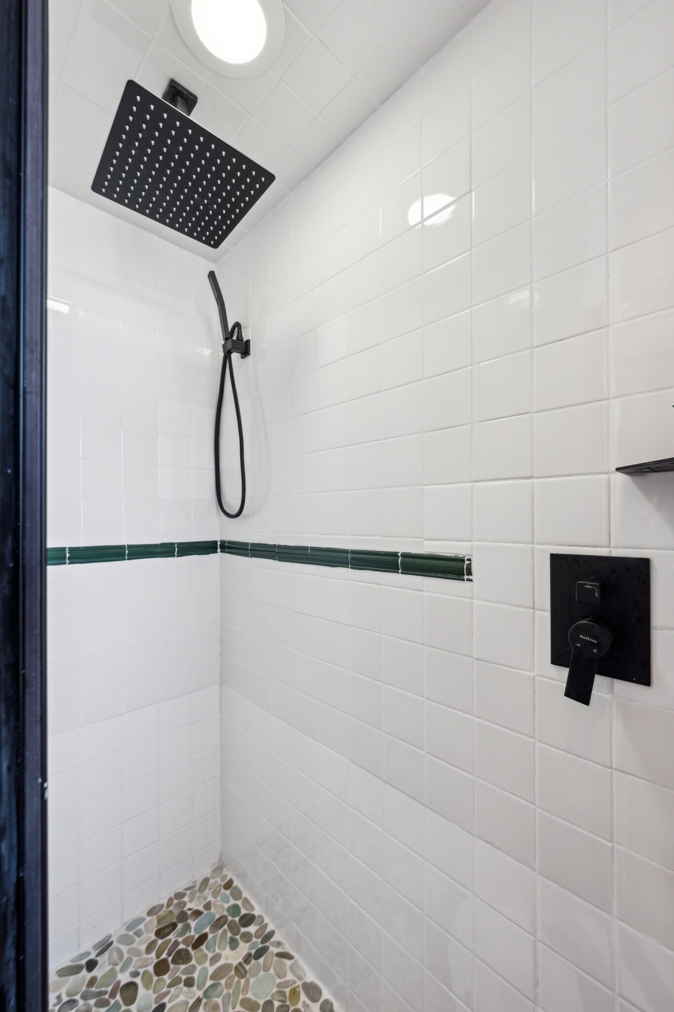 Hallway full bathroom walk in shower - 1118 Colquitt Ave NE