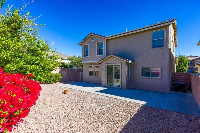 Building Photo - 3 Bed and Loft Summerlin Beauty