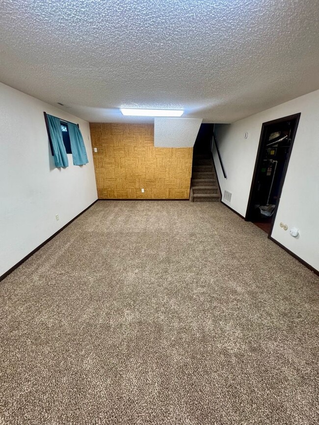 Building Photo - Vista Grande Terrace/4 Bedroom Home