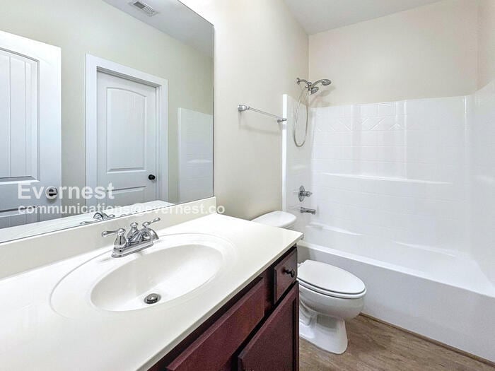 Building Photo - 107 Singapore Cir