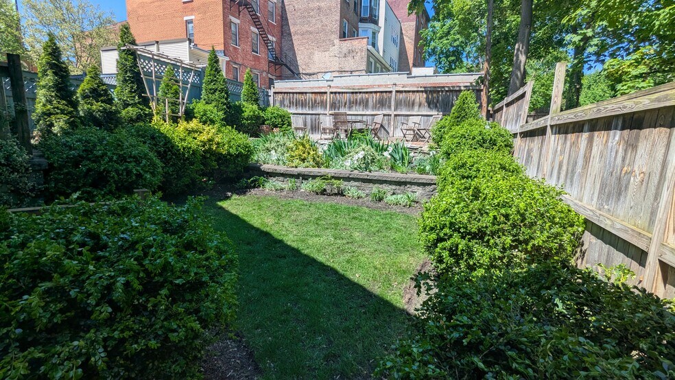 Building Photo - 35 Clinton Ave