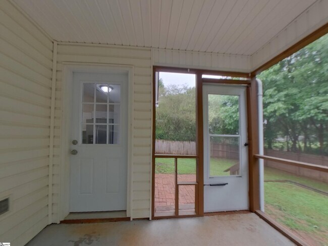 Building Photo - 403 Ashridge Way
