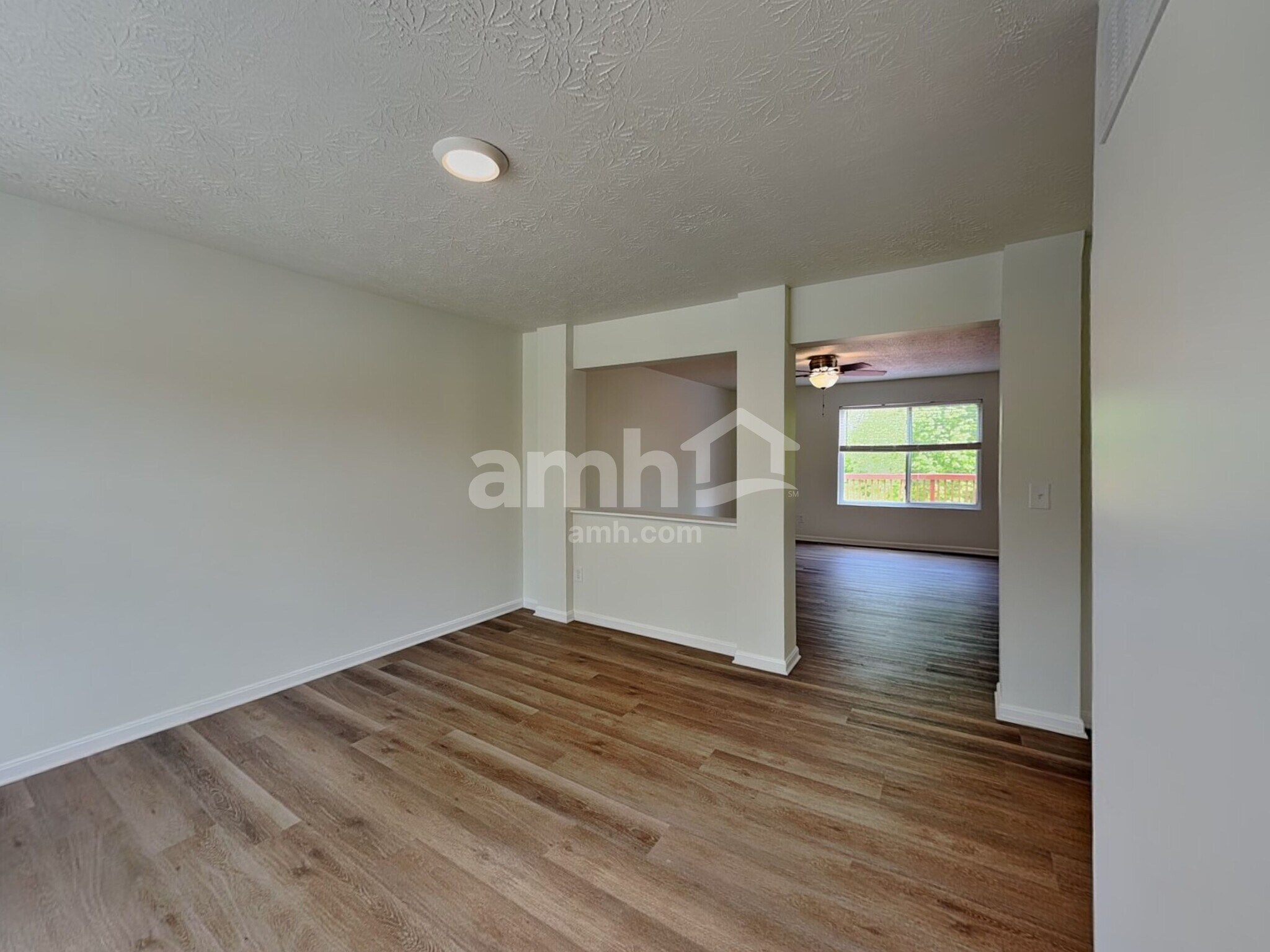 Building Photo - 2237 Antoinette Way