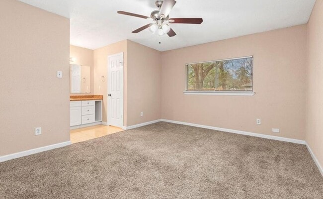 Building Photo - 4 Bedroom Home with 2 Bath and large back yard