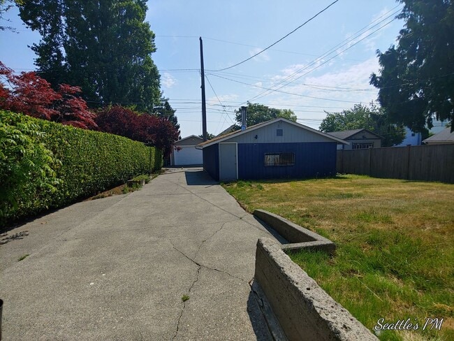 Building Photo - 7510 34th Ave SW