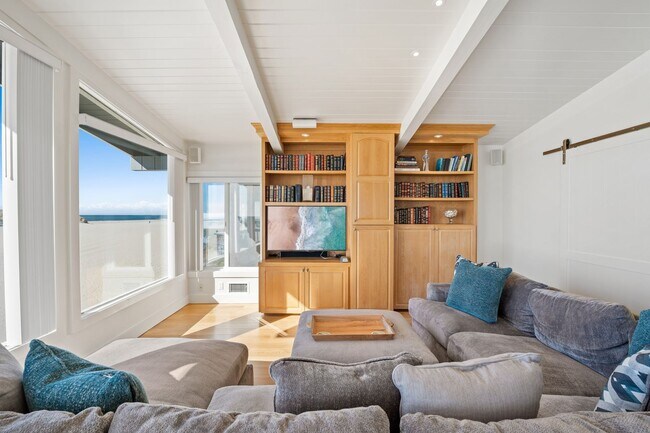 Building Photo - 3321O- Deja Blue | FURNISHED