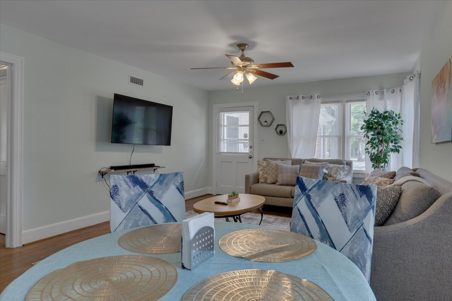 Building Photo - 1001 Watts St