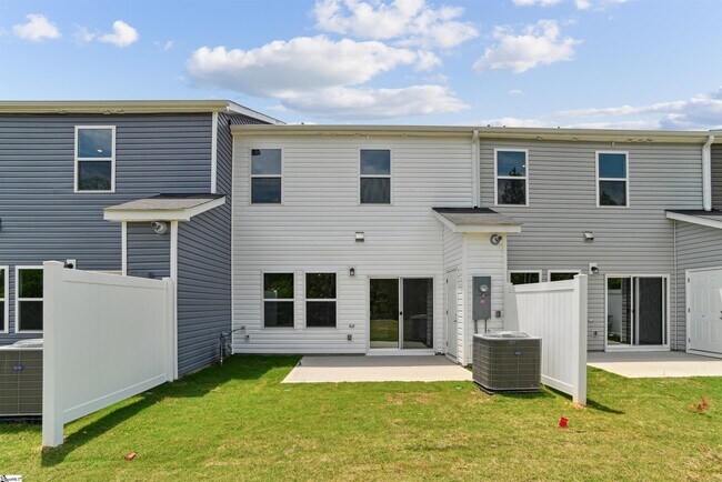 Building Photo - 7 Gramercy Wds Ln