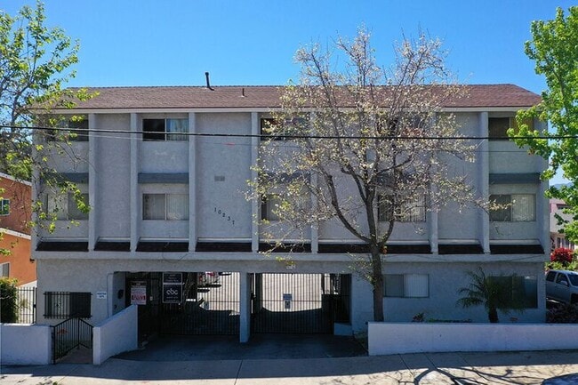 Building Photo - 10237 Tujunga Canyon Blvd