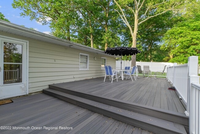 Building Photo - 2 Karen Ct