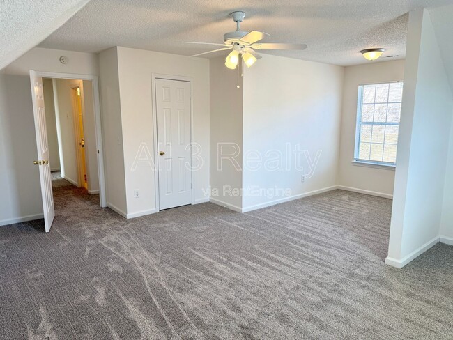 Building Photo - 5519 Lofwood Ln