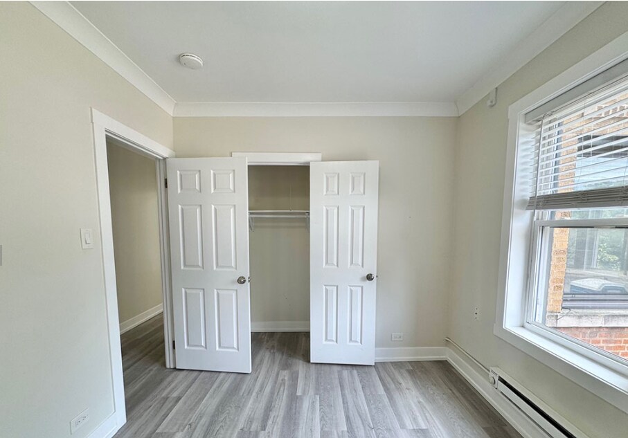 Building Photo - 1425 W Hutchinson St