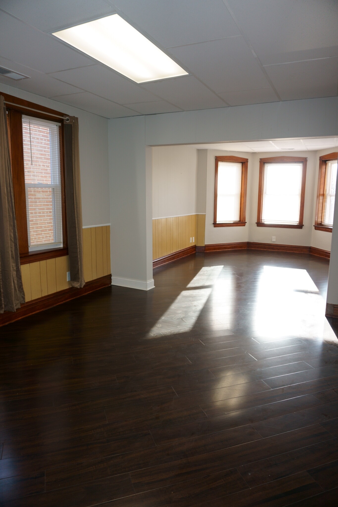 Dining Room / Living Room - 2109 S 59th Ct