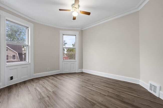 Building Photo - 292 Claremont Ave