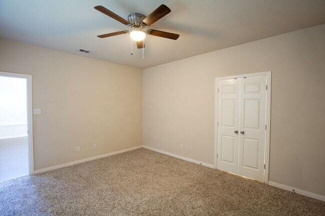 Building Photo - 2805 Gooseberry Dr