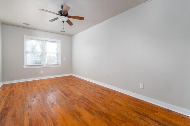 Building Photo - 2125 Andover Ct