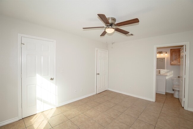 Building Photo - 305 S Westward St